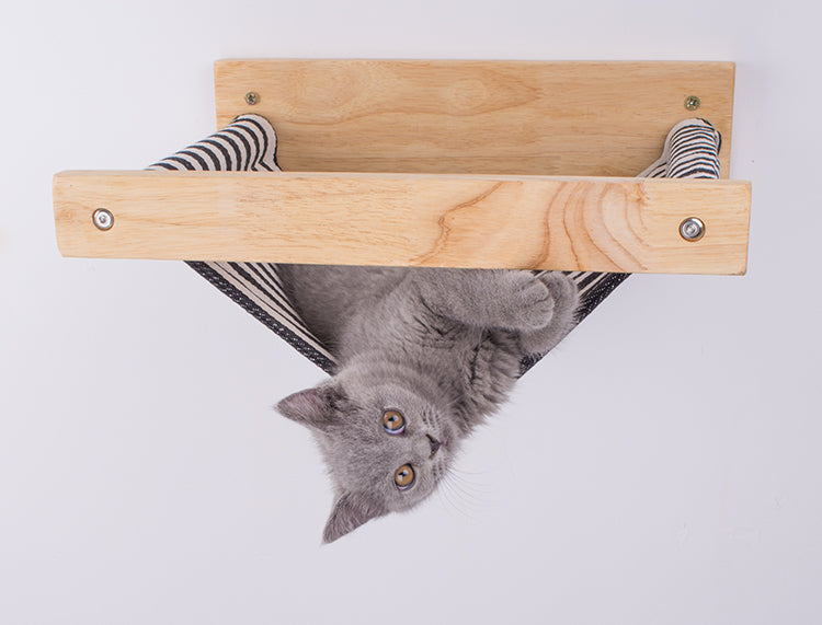 Cat hammock on the wall - Artotee